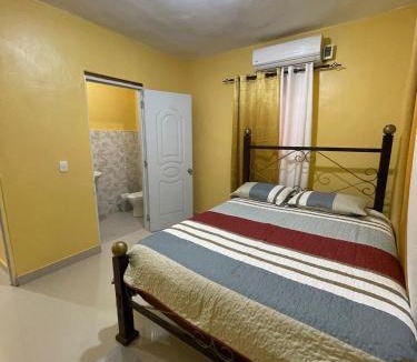 Pedernales House | David's 2nd floor, crib