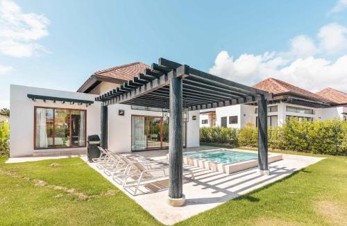 Punta Cana Villa | Charming Tropical Villa with Jacuzzi at Green Village