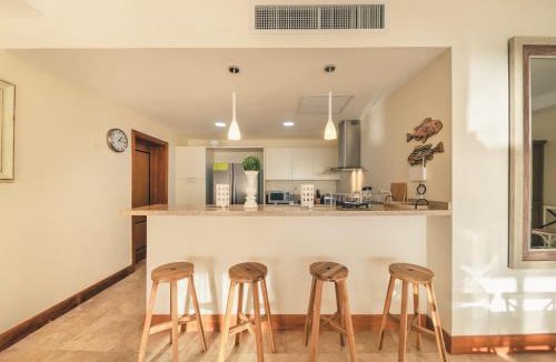 Sanchez Villa | Puerto Bahia Villa Pool BBQ & Amazing views