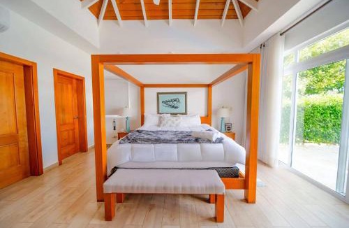 Playa Chiquita Villa | Luxury 2BR Villa in Ocean Village by Santa Fe