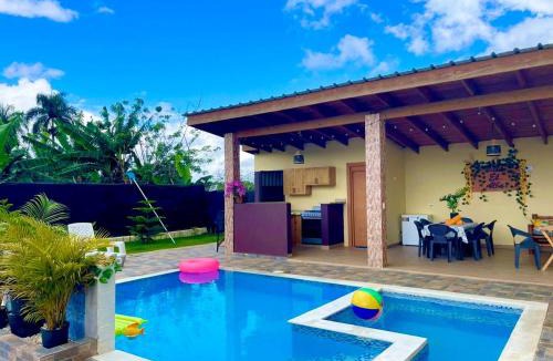 La Vega Province Villa | Hermosa Villa con vista a la montaña, Piscina, BBQ, Jacuzzi, Rio cerca