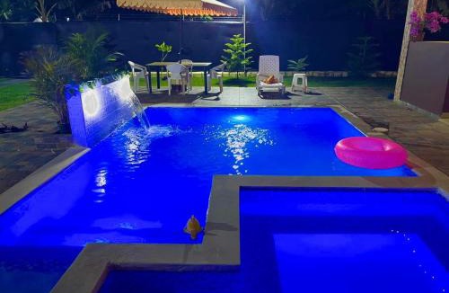 La Vega Province Villa | Hermosa Villa con vista a la montaña, Piscina, BBQ, Jacuzzi, Rio cerca