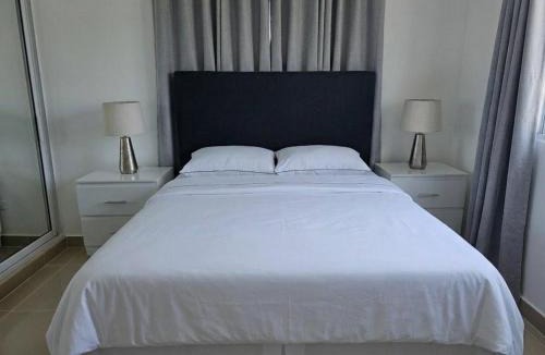 Licey al Medio Apartment | Apartamento con Piscina, Inversor y Seguridad