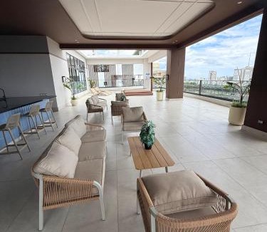 Evaristo Morales Apartment | Luxury Designer Suite, Infinity Pool,City Views