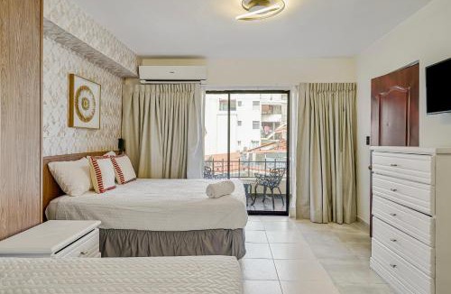 La Arboleda Hotel | Roy Arias Suites & Residences