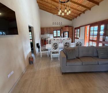 Constanza Villa | Villa Pincho