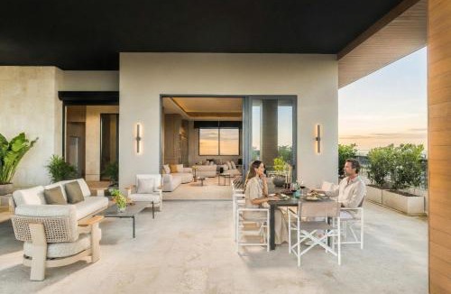 Yolanda Morales Apartment | BlueMall Luxury Suites by Homeclub
