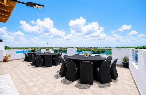 Residencial ROMANA Villa | Luxury 8-bed villa, pool & ocean view