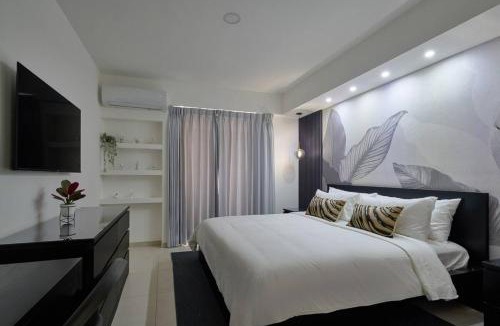 Viejo Arroyo Hondo Apartment | 2Brthecitycenterdtown Poolgym Nearcecilip