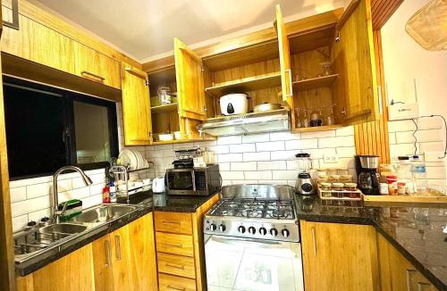 La Vega Apartment | 4tv Netflix wifi hot water air conditioning