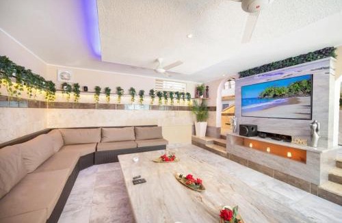 El Batey Villa | North Coast Luxury Villa in Sosua - 6BR Suites