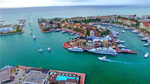 Cap Cana Marina House | Dreamy 4BR Villa in Cap Cana's Marina