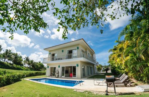 Bavaro Villa | Luxury Private Villas with Pool, Private Beach, BBQ