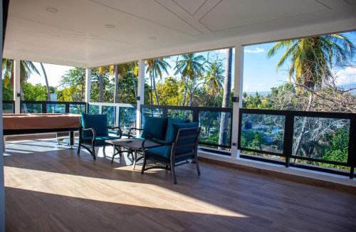 Pedernales Villa | Villa Elegante y Familiar en Pedernales, Cerca de la Playa del pueblo, Residencial SFA