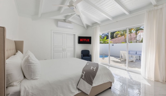 Newly renovated Luxury Villa-2 minutes from the beach. Centrally located in Casa de campo