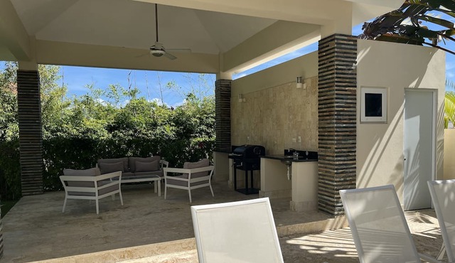 Romantic Caribbean villa just minutes from the beach
