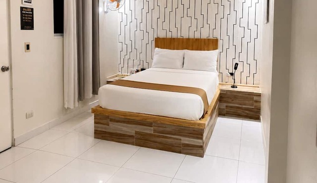Hotel 1325