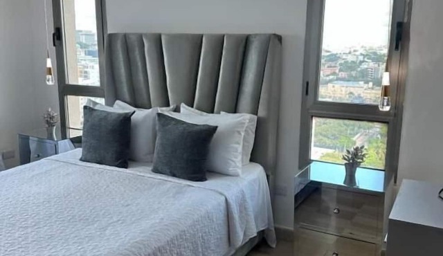 Apartamento con Vista mar y la Ciudad La Gloria Malecón Santo Domingo