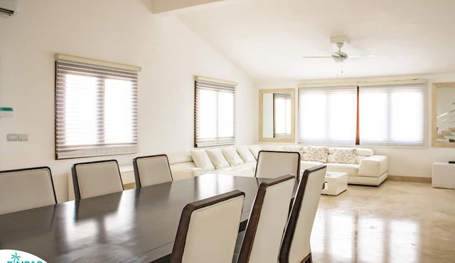 Spectacular,Spacious,Central Villa May on the Beach
