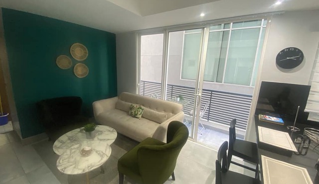 1Br- LUX Location, Pool, Sauna, GYM