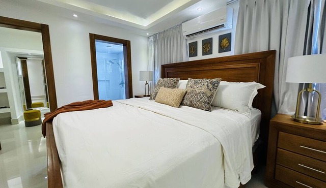 This apartment is a 3 bedroom(s), 2 bathrooms, located in Santiago De Los Caballeros, Santiago.