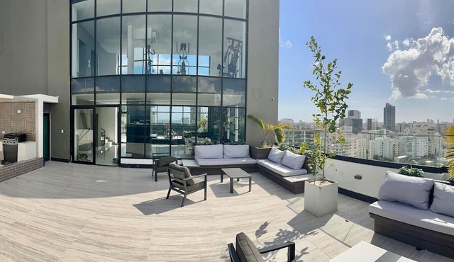 Stunning City Center Condo Full AC, Pool, Near All