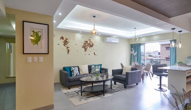 Stylish, Cozy City Center 2 bedroom 2 bath Apt, Full AC, Pool, Near All.