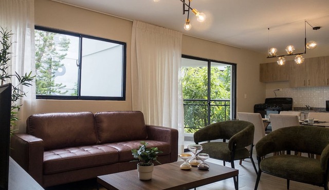 Plaza Colonial Residence By YellowKey
