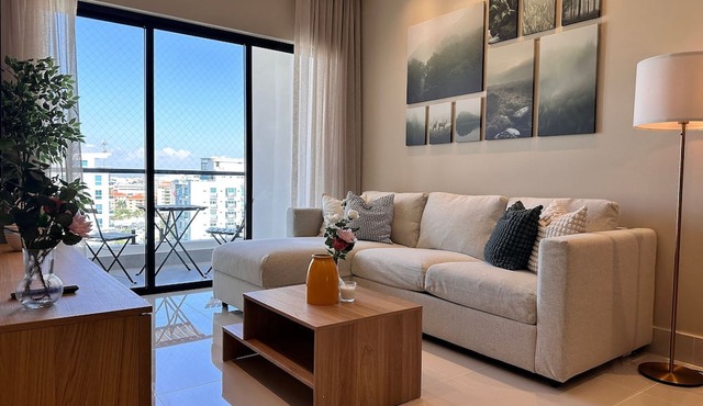 Modern2BR| GYM, Jacuzzi + WIFI| Agora-Yellowkey