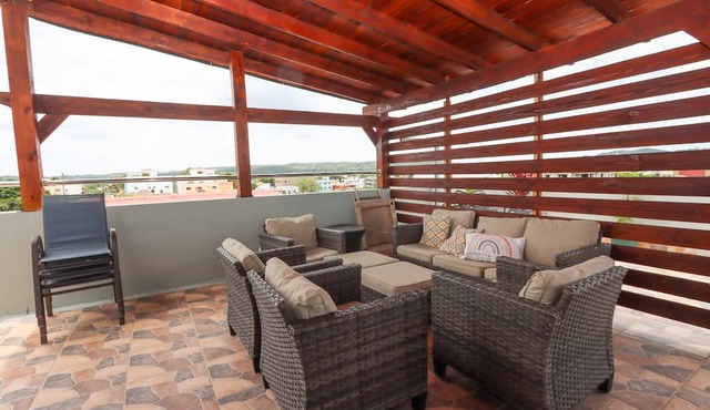 Amazing 2BR/2Bt APT hot water, AC,Garage and Patio