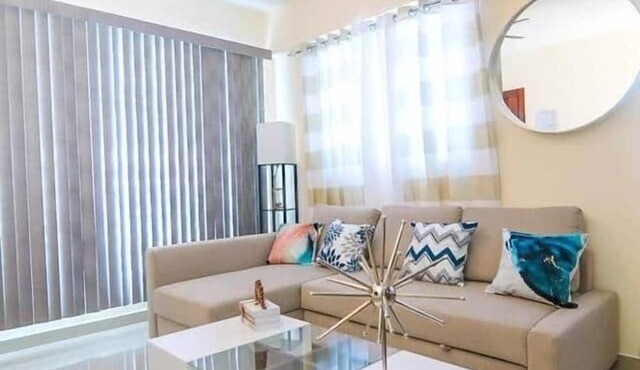Beautiful 2Bd/2bath apt W. AC, Garage & roof top