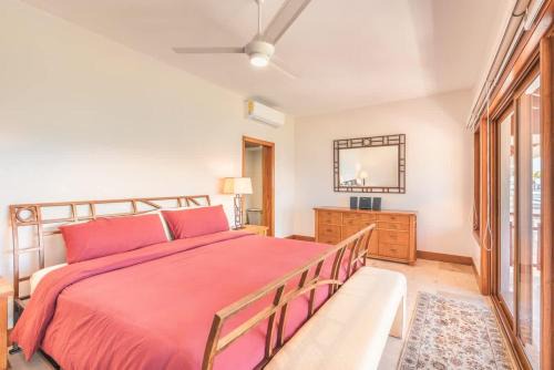 3BR Beachfront townhouse at Puerto Bahia