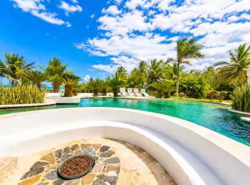 Seaglass Boca 7br Villa Beachfront Private Retreat in Sabaneta de Yásica