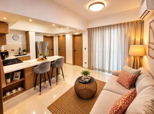 Modern Condo in Evaristo Morales with Pool & Gym in Santo Domingo