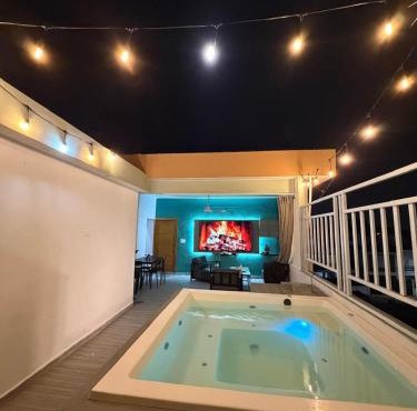 Private Terrace y Jacuzzi Escape in Juan López