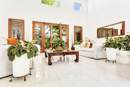 Incredible Colonial & Tropical House with Pool in Punta Cana