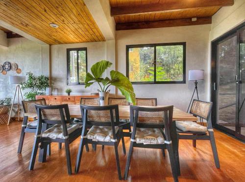 Escpate al Bosque Villa Completa Piscina BBQ Hasta 12 Huspedes