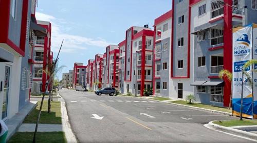 Apt 5 Stars, AC, WiFI, Free Parking, under Haina RD