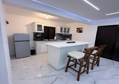 Sunrise Ocean Views - Private Rooftop - BBQ - Near SDQ in La Alianza