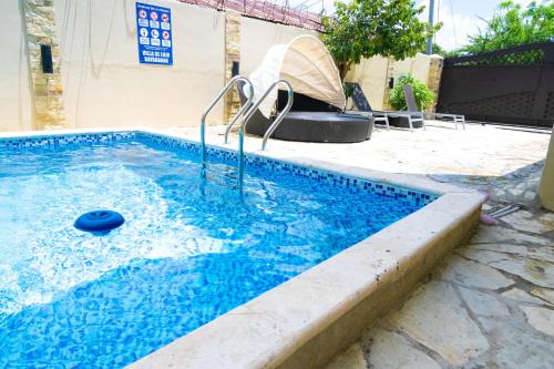 Villa lujosa con piscina bayaguana
