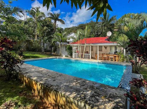 Private pool, villa, parking, beach and restaurants nearby, Villa Ti Paradis