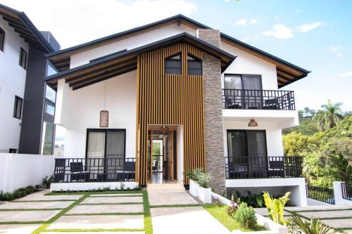 Casita Bower in Inoa